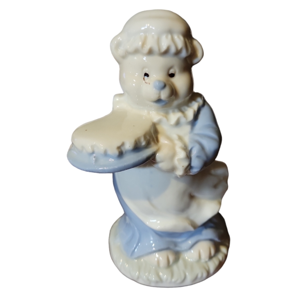 Vtg Chummy Bear Jamestown China Porcelain Figurine Baker Pie Cake